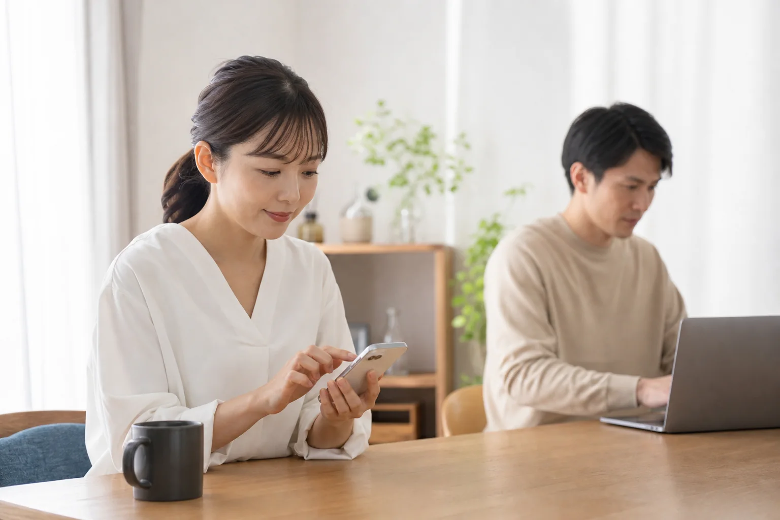 家族でもパスワードを個別管理する様子